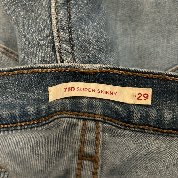 Levi’s 710 Midrise Super Skinny - Picture 5 of 5
